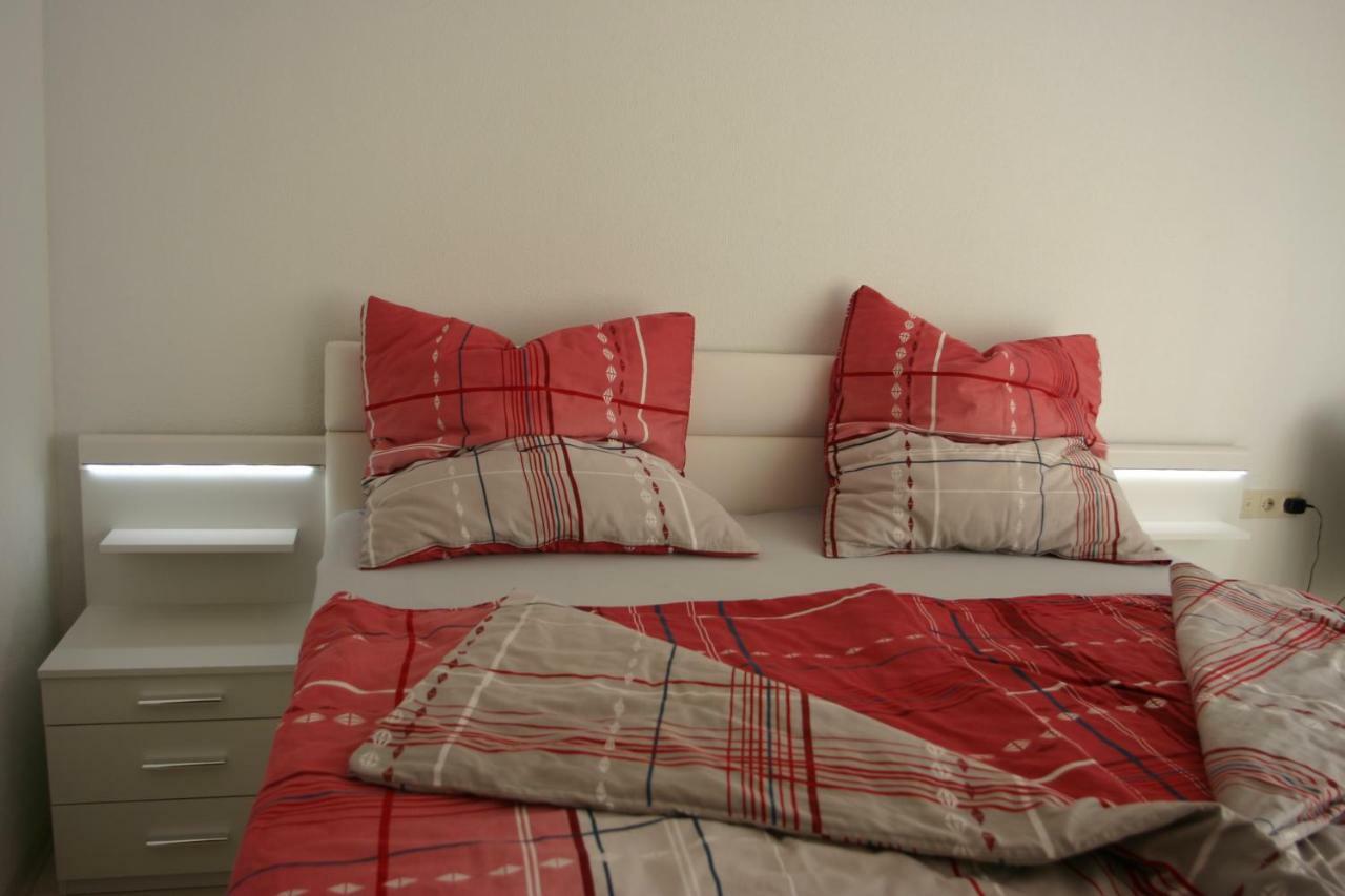 Apartmentbuymetzingen Riederich Esterno foto