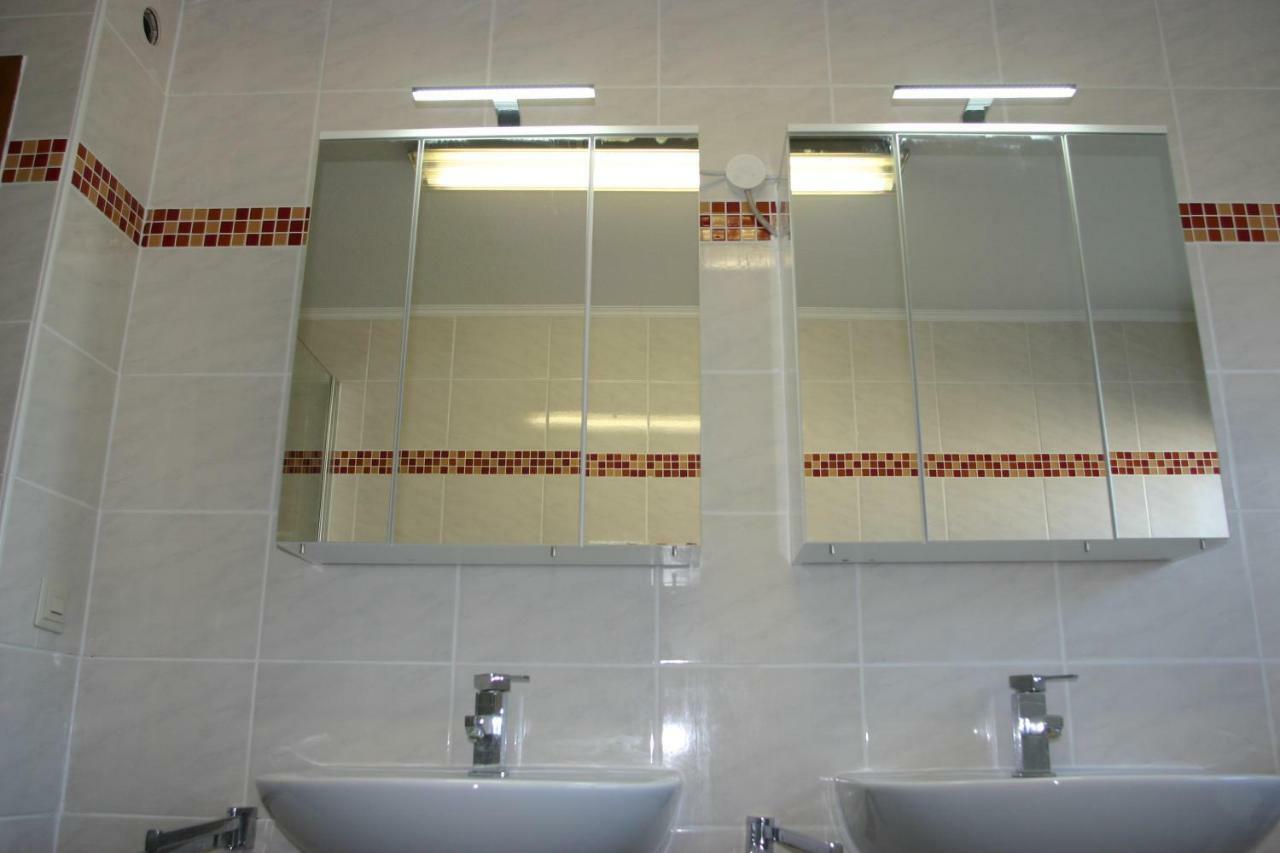 Apartmentbuymetzingen Riederich Esterno foto