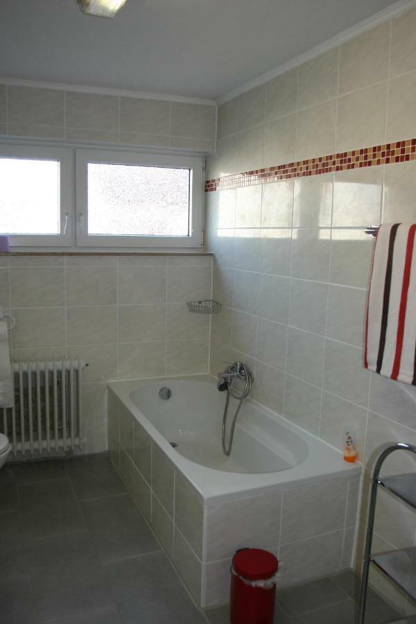 Apartmentbuymetzingen Riederich Esterno foto