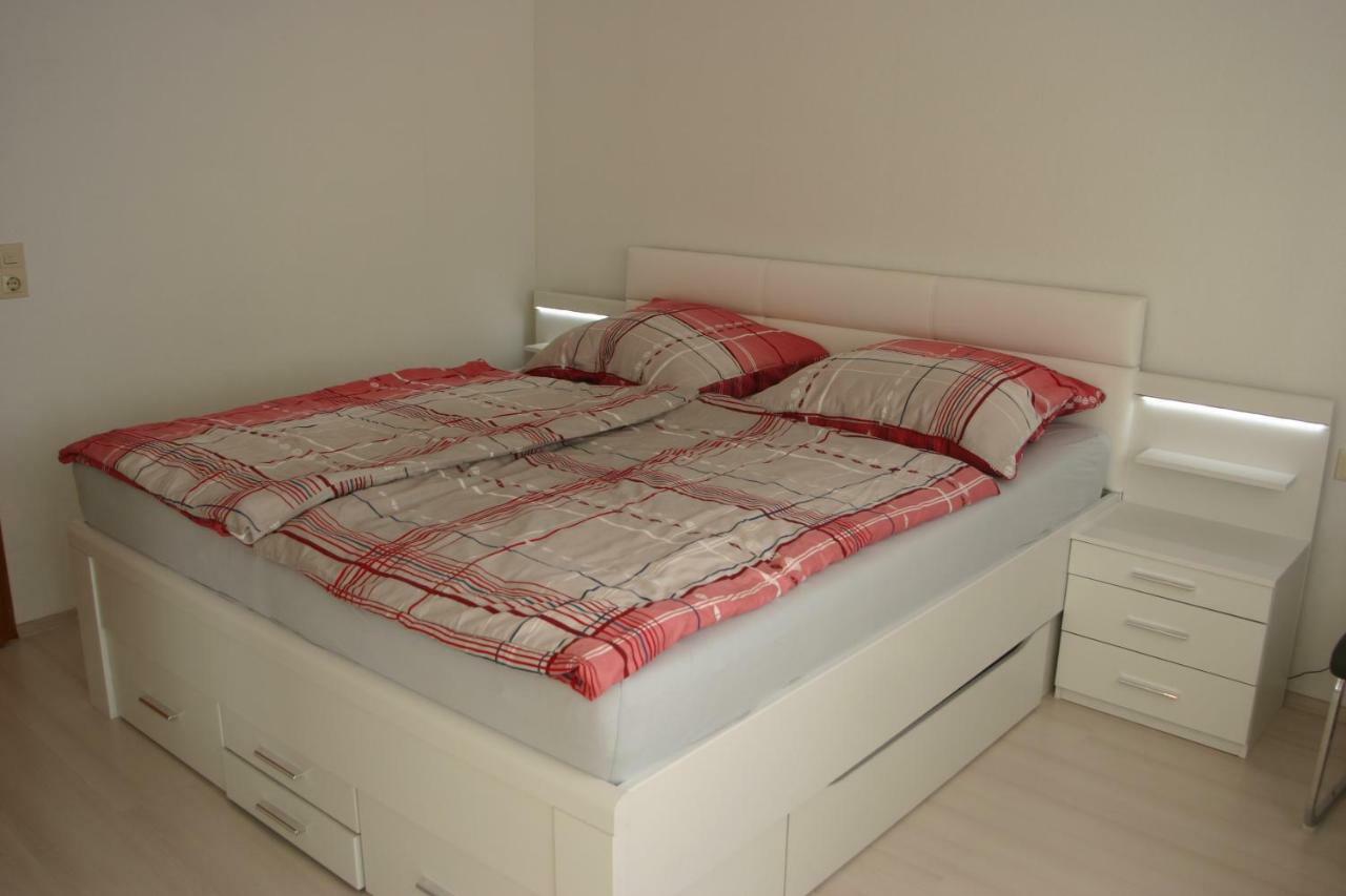 Apartmentbuymetzingen Riederich Esterno foto