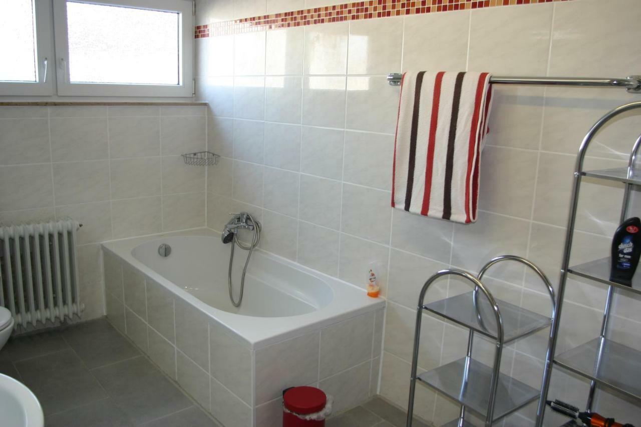 Apartmentbuymetzingen Riederich Esterno foto